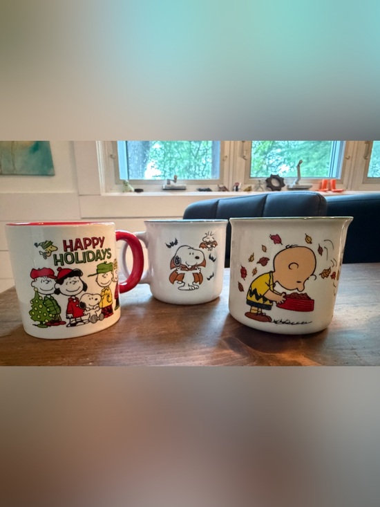 Peanuts Other - Peanuts set of three holiday mugs